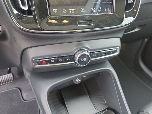 Used 2026 Volvo XC40 B5 Plus w/ Protection Package Premier AWD/4WD image 15