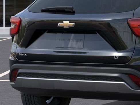 New 2026 Chevrolet Trax LT w/ LT Convenience Package FWD image 38
