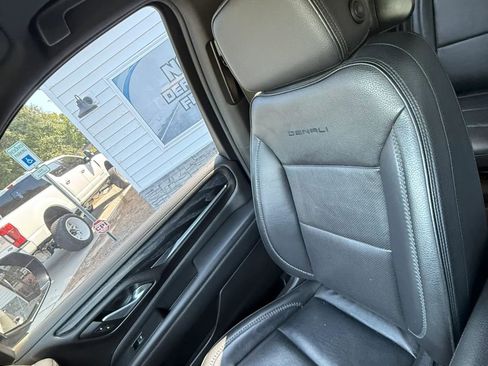 Used 2021 GMC Yukon Denali w/ Denali Premium Package RWD image 26