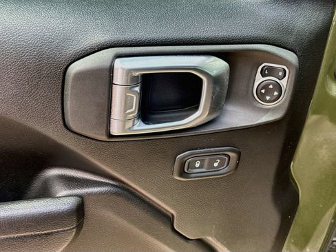 Used 2023 Jeep Wrangler Unlimited Rubicon 4xe AWD/4WD image 19