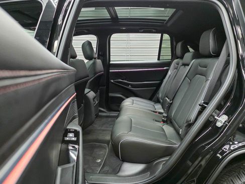 Used 2025 Jeep Wagoneer S Limited AWD/4WD image 16