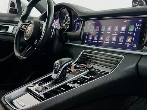 Used 2023 Porsche Panamera 4 Platinum Edition image 29