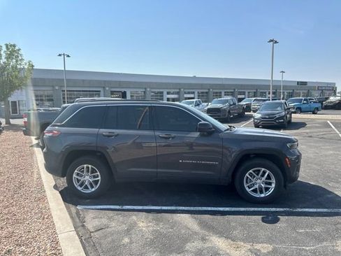 Used 2025 Jeep Grand Cherokee Laredo X w/ Trailer Tow Package AWD/4WD image 4