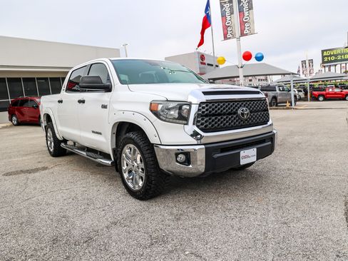 Used 2021 Toyota Tundra SR5 w/ SR5 Leather Package RWD image 5