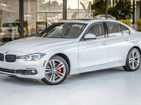 Used 2018 BMW 340i xDrive Sedan AWD/4WD image 2