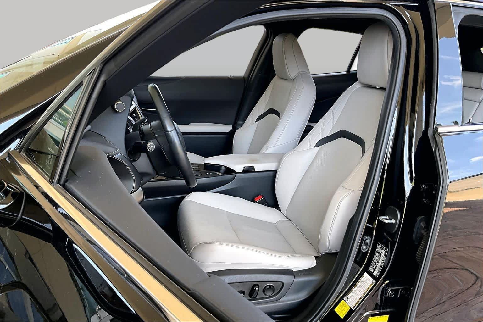 Used 2024 Lexus UX 250h FWD w/ Premium Package image 7