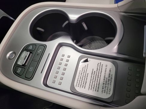 New 2026 Hyundai Ioniq 9 Calligraphy image 10