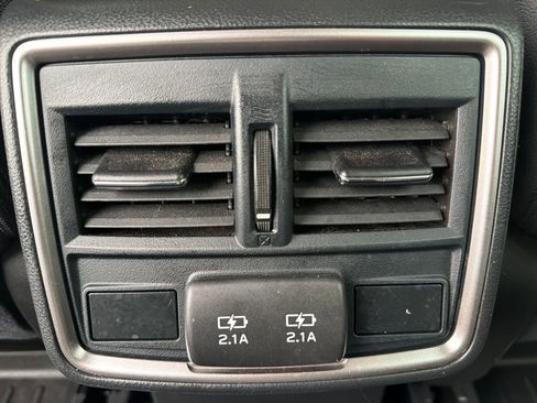 Used 2020 Subaru Forester Premium AWD/4WD image 22