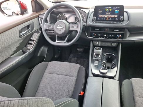 Used 2023 Nissan Rogue SV image 14