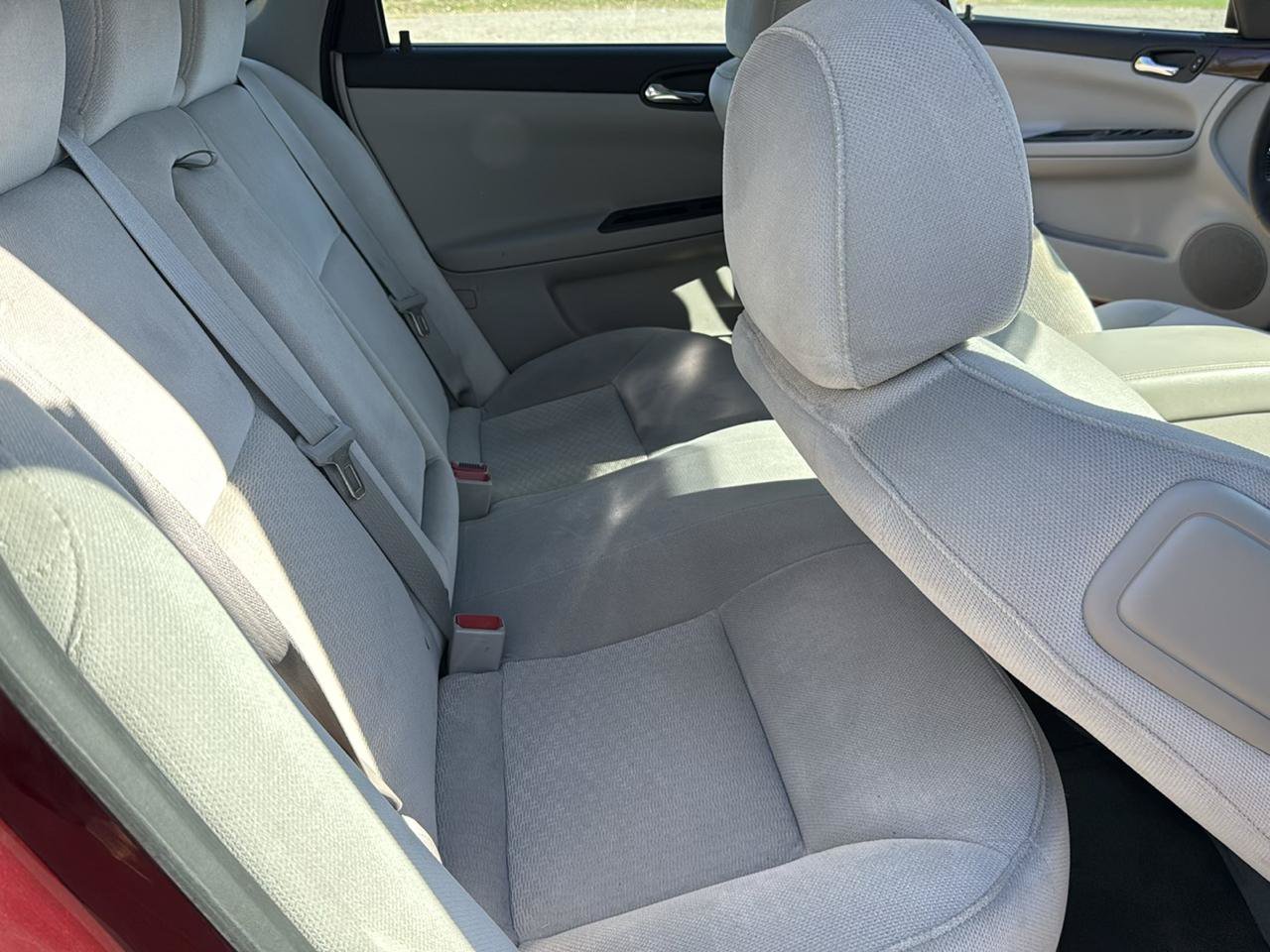Used 2011 Chevrolet Impala LT FWD image 19