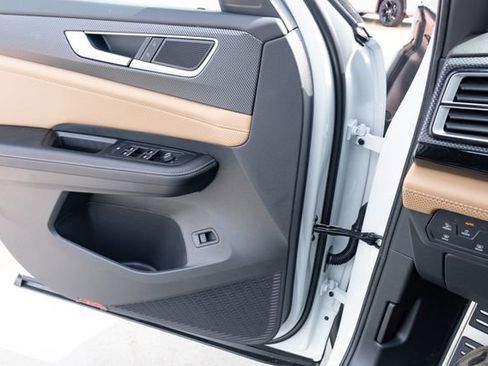 New 2026 Volkswagen Atlas Cross Sport SEL R-Line image 27