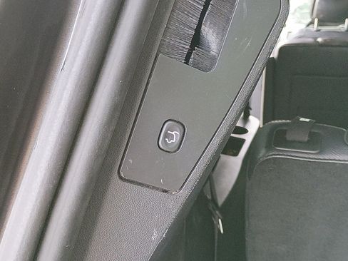 Used 2016 Dodge Grand Caravan SXT FWD image 20