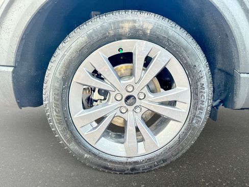 Used 2025 Ford Explorer Active w/ Active Comfort Package AWD/4WD image 5