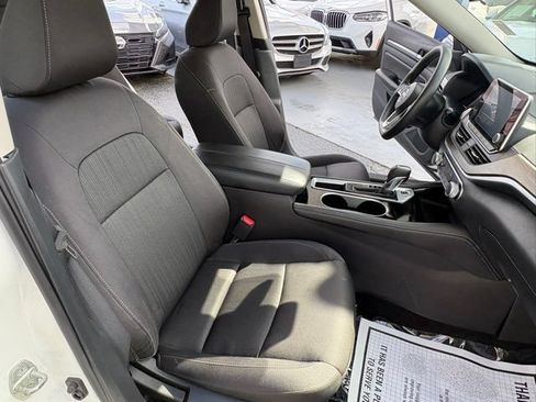 Used 2023 Nissan Altima 2.5 SV FWD image 16