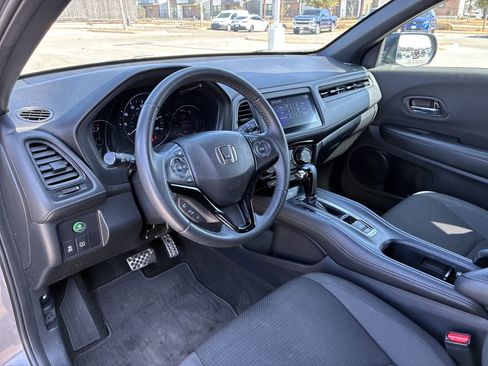 Certified 2022 Honda HR-V Sport image 2