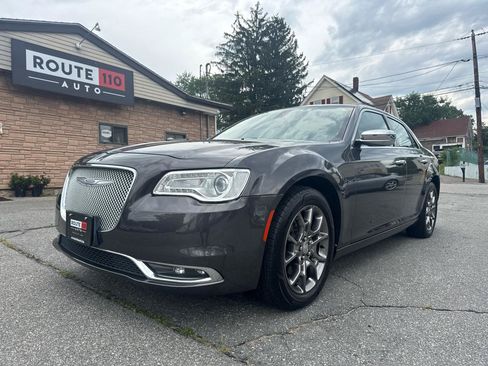 Used 2019 Chrysler 300 Limited AWD/4WD image 1