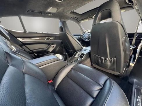 Used 2014 Porsche Panamera AWD/4WD image 17