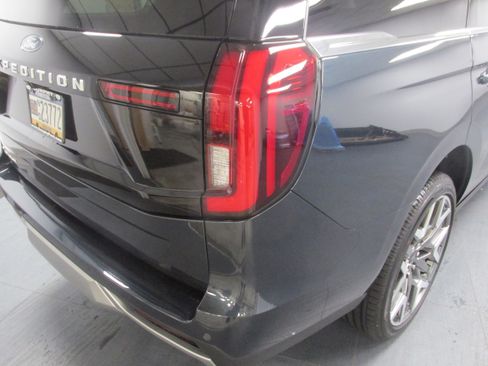 New 2025 Ford Expedition Platinum w/ Platinum Ultimate Package image 12