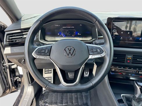 Used 2025 Volkswagen Jetta Sport FWD image 11
