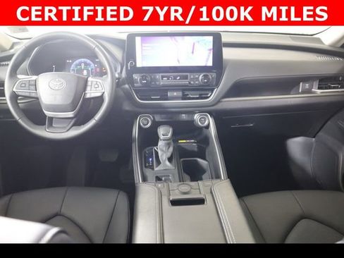 Used 2025 Toyota Grand Highlander FWD image 16