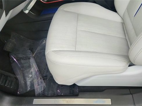 Used 2025 Cadillac Lyriq Sport image 34