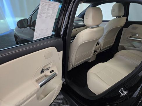 Used 2025 Mercedes-Benz GLA 250 4MATIC image 29