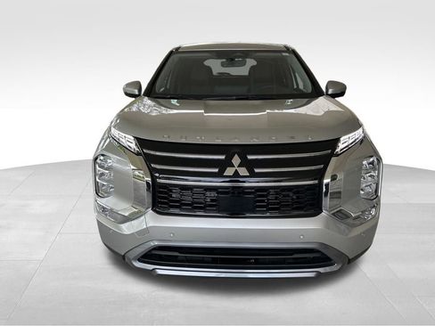 Used 2026 Mitsubishi Outlander SE image 12