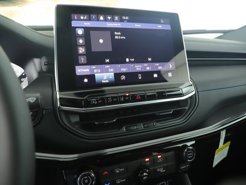 New 2026 Jeep Compass Latitude image 14