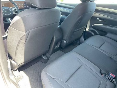 Certified 2025 Hyundai Tucson SE FWD image 19