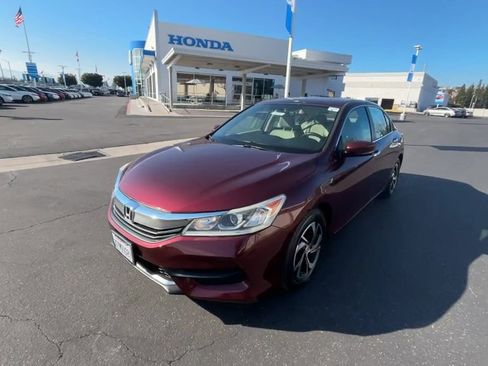 Used 2017 Honda Accord LX image 4