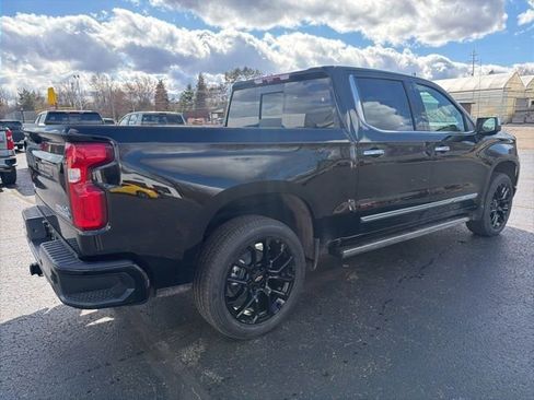 New 2026 Chevrolet Silverado 1500 High Country AWD/4WD image 3