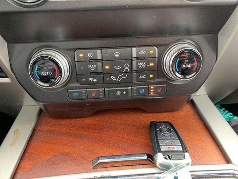 Used 2019 Ford F350 King Ranch w/ King Ranch Ultimate Package AWD/4WD image 50