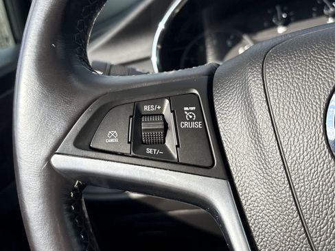 Used 2022 Buick Encore Preferred w/ Safety Package image 25