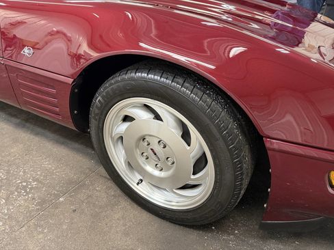 Used 1993 Chevrolet Corvette Coupe image 32