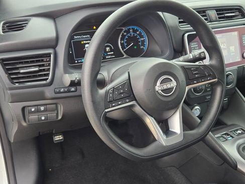 Used 2025 Nissan Leaf S FWD image 23