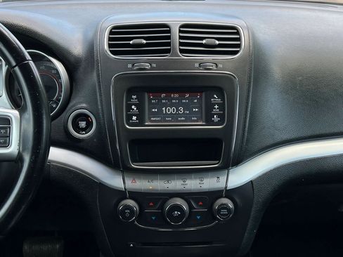 Used 2020 Dodge Journey SE w/ SE Popular Equipment Group image 21