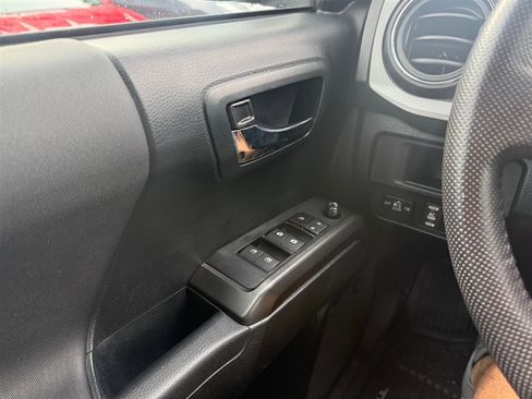 Used 2019 Toyota Tacoma TRD Pro image 25