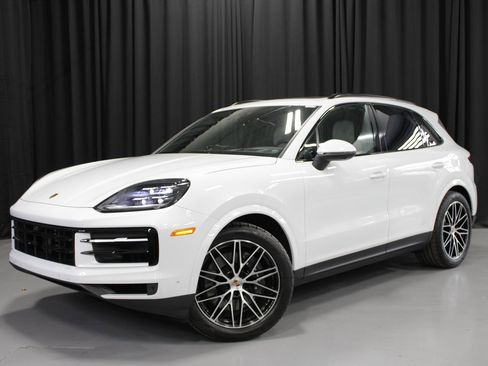New 2026 Porsche Cayenne image 1