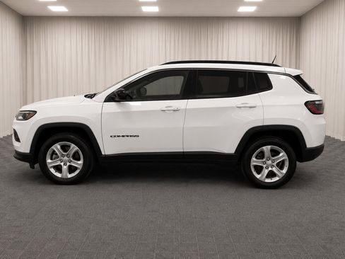 Used 2024 Jeep Compass Latitude AWD/4WD image 6