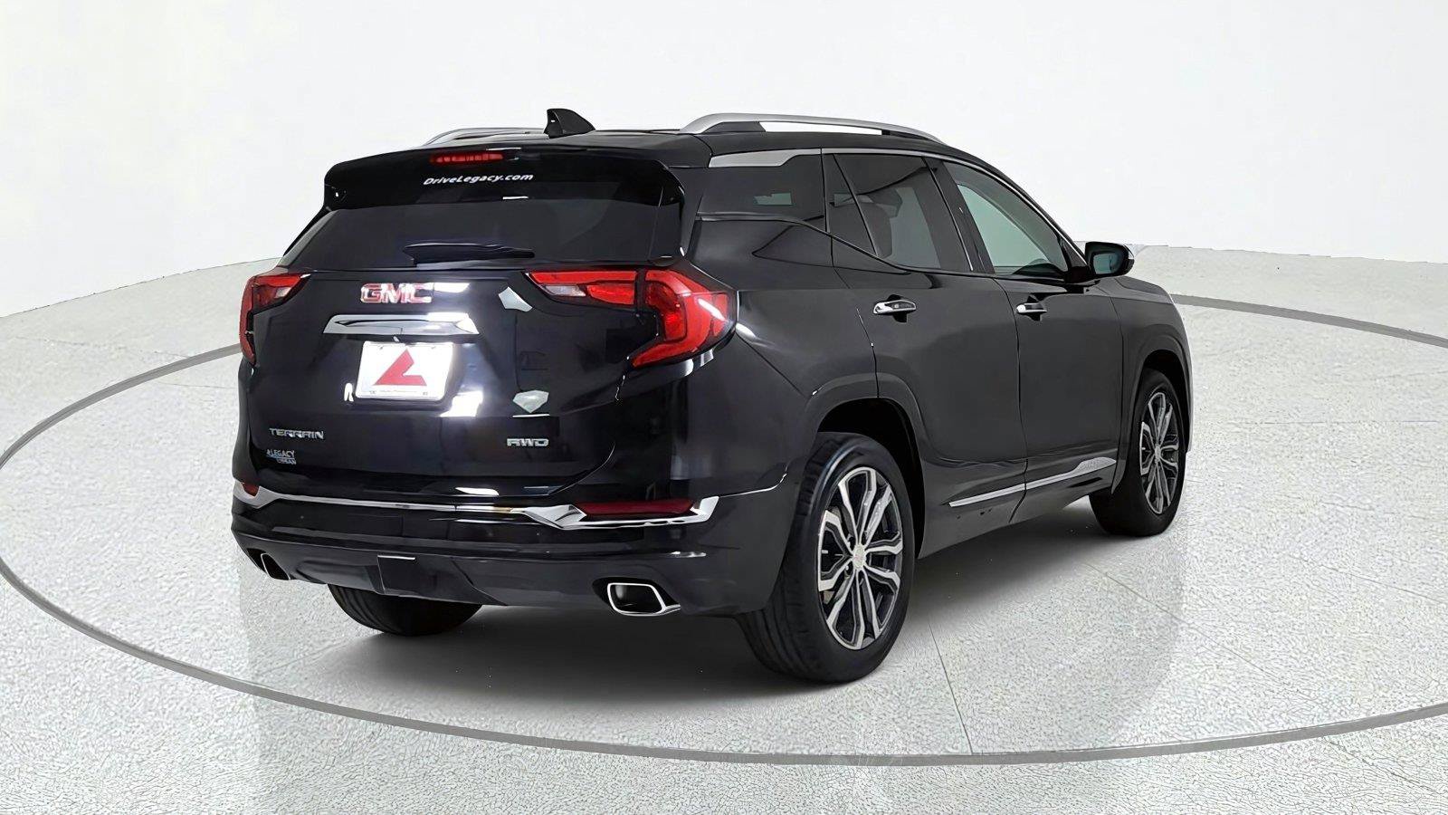 Used 2020 GMC Terrain Denali w/ Denali Premium Package AWD/4WD image 6
