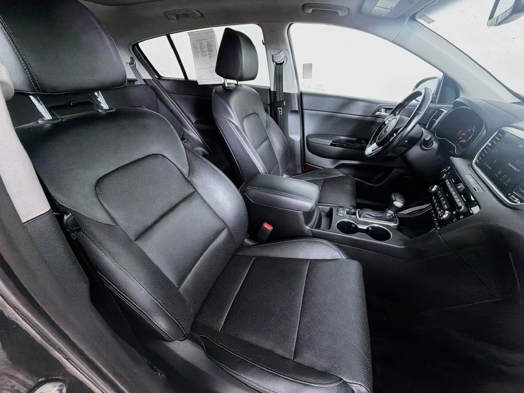 Certified 2022 Kia Sportage EX w/ EX Technology Package AWD/4WD image 29