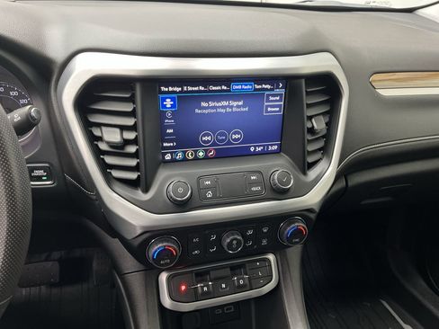 Certified 2023 GMC Acadia SLE w/ Driver Convenience Package image 18