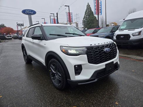 New 2026 Ford Explorer ST-Line w/ ST-Line Street Pack image 3