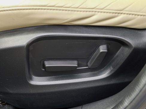 Used 2019 MAZDA CX-5 Touring image 25