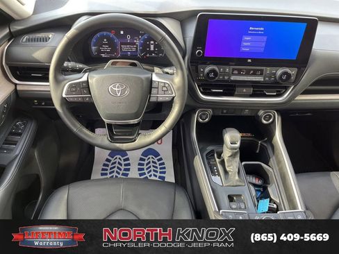 Used 2026 Toyota Grand Highlander AWD image 14