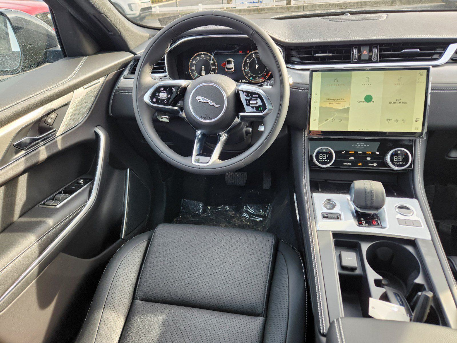 Used 2025 Jaguar F-PACE R-Dynamic S AWD/4WD image 12