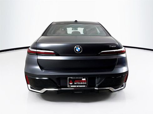 Used 2023 BMW 740i w/ Executive Package RWD image 25