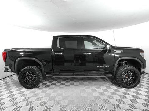 Used 2023 GMC Sierra 1500 SLT AWD/4WD image 3