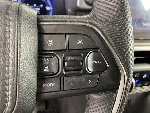 Used 2024 Toyota Tacoma Limited w/ Limited Package (LT) AWD/4WD image 18