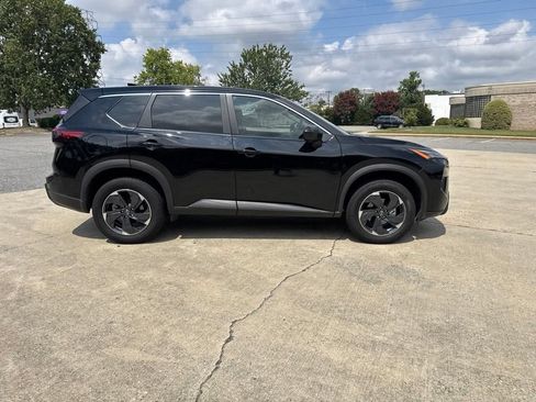 Certified 2025 Nissan Rogue SV AWD/4WD image 7